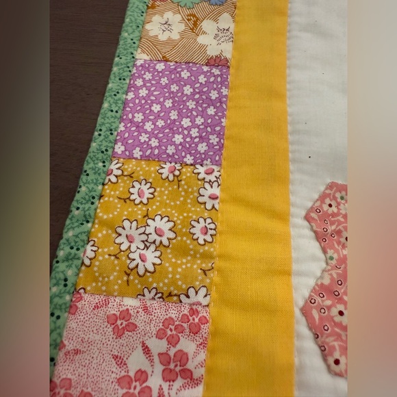 Flowers on a Vine - Hand Applique Quilted Table Runner" 12” x 22” - Picture 5 of 7